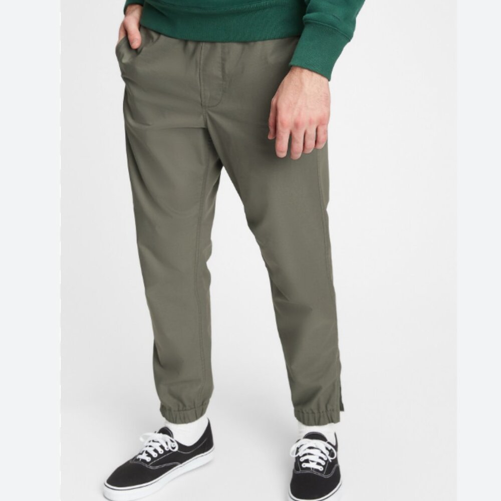 GAP Men's Organic Zip-Woven Joggers - Picture 1 of 8